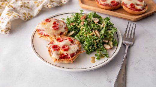 Make Mini Bagel Pizza In Under 15 Minutes!