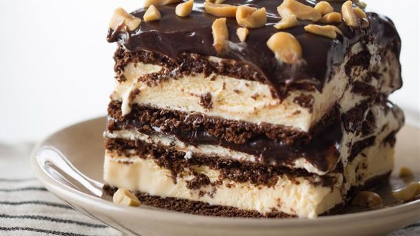 Easy Hot Fudge Ice Cream Dessert Bar Recipe