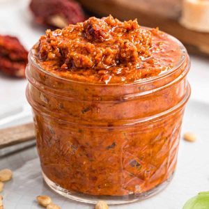 Sun-dried tomato pesto